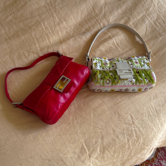 Fendi Baguette with fringe - Picture 7 of 7